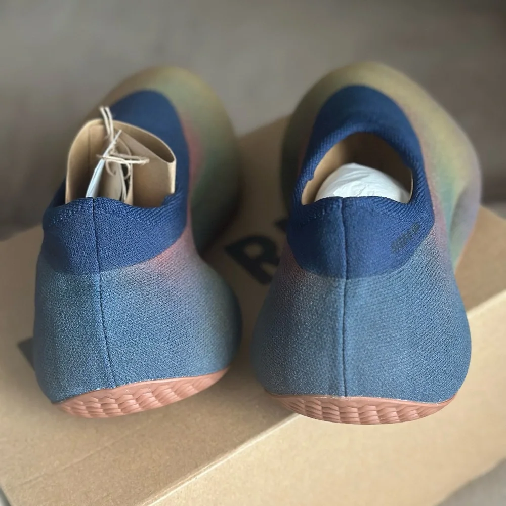 Yeezy Knit RNR - Picture 6 of 8